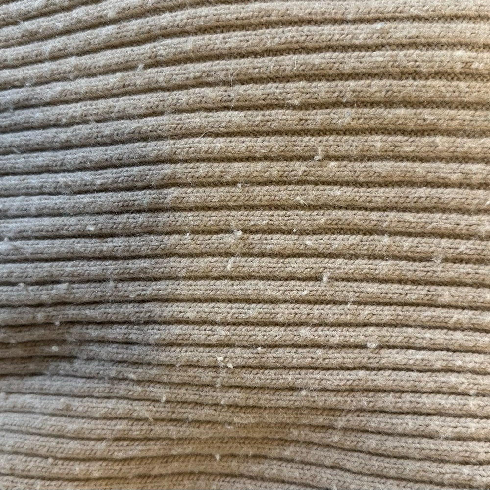 H&M Beige Ribbed Turtleneck Cropped Sweater - Picture 5 of 5